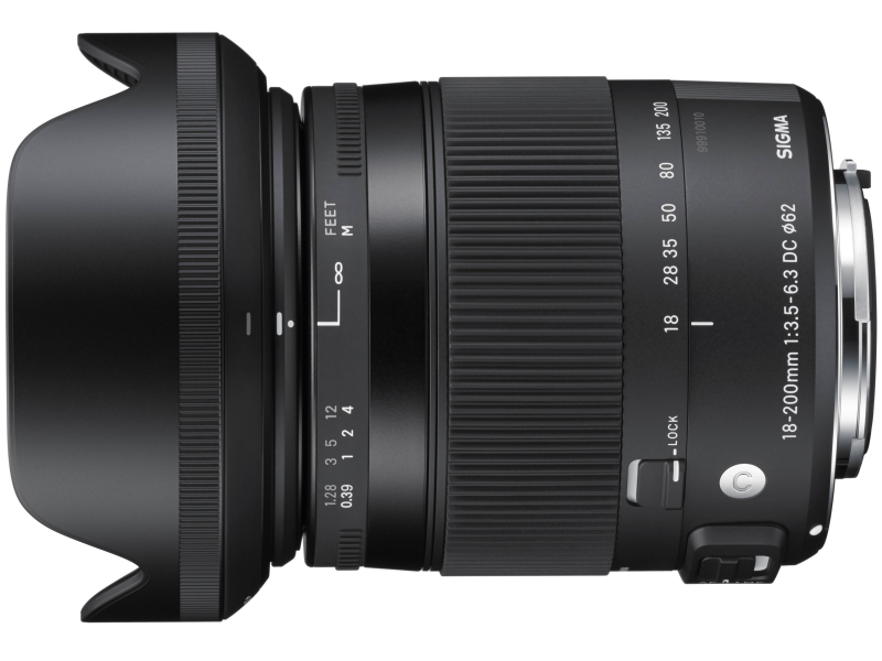 フードを装着したところ。