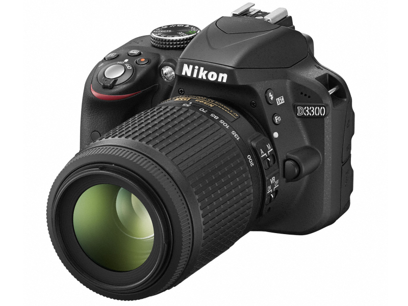 AF-S DX VR Zoom-Nikkor 55-200mm F4-5.6 G IF-EDの装着例。