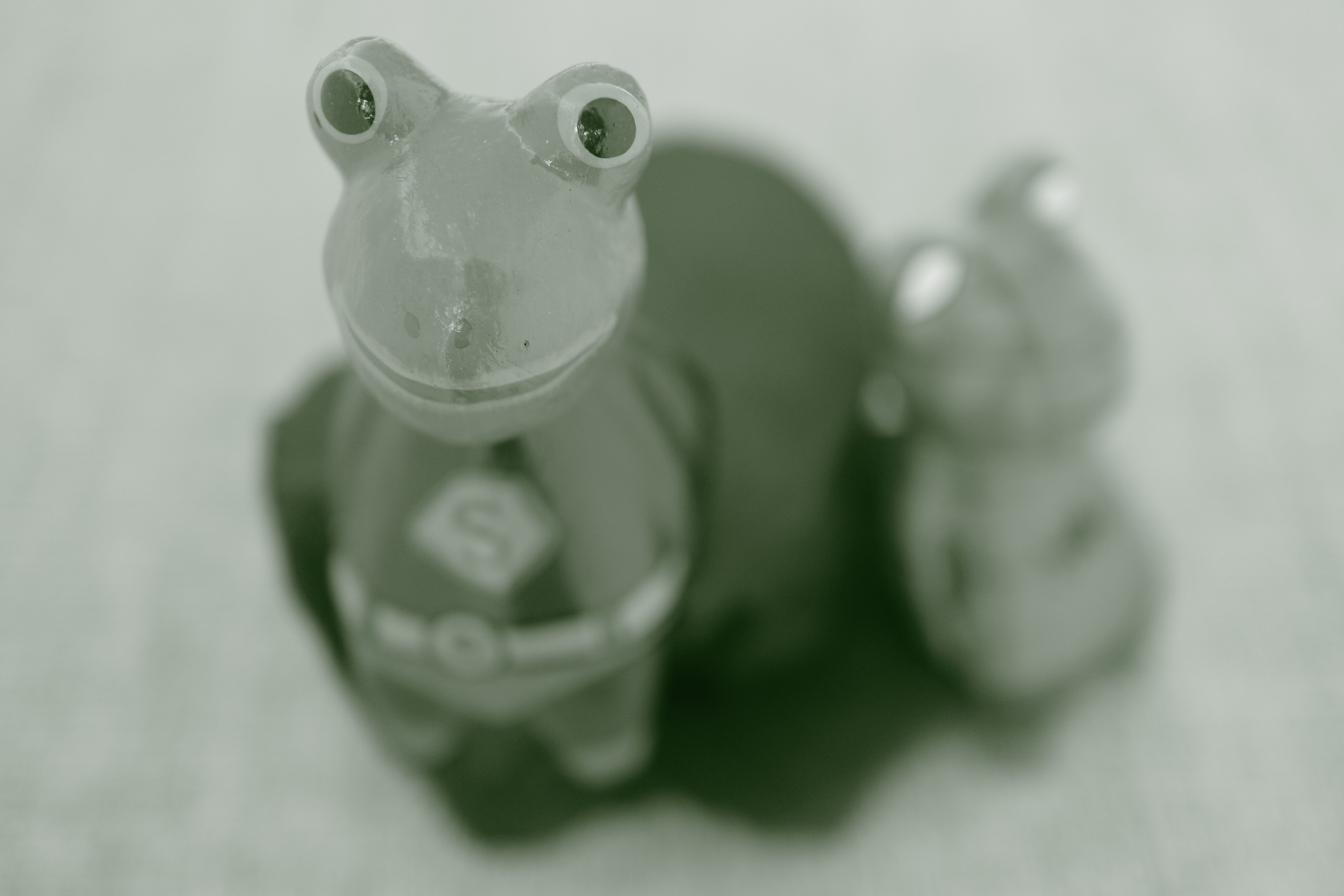 エフェクト：モノクロ（シャープネス：3、コントラスト：-3、フィルター効果：N＝なし、調色：G＝緑）