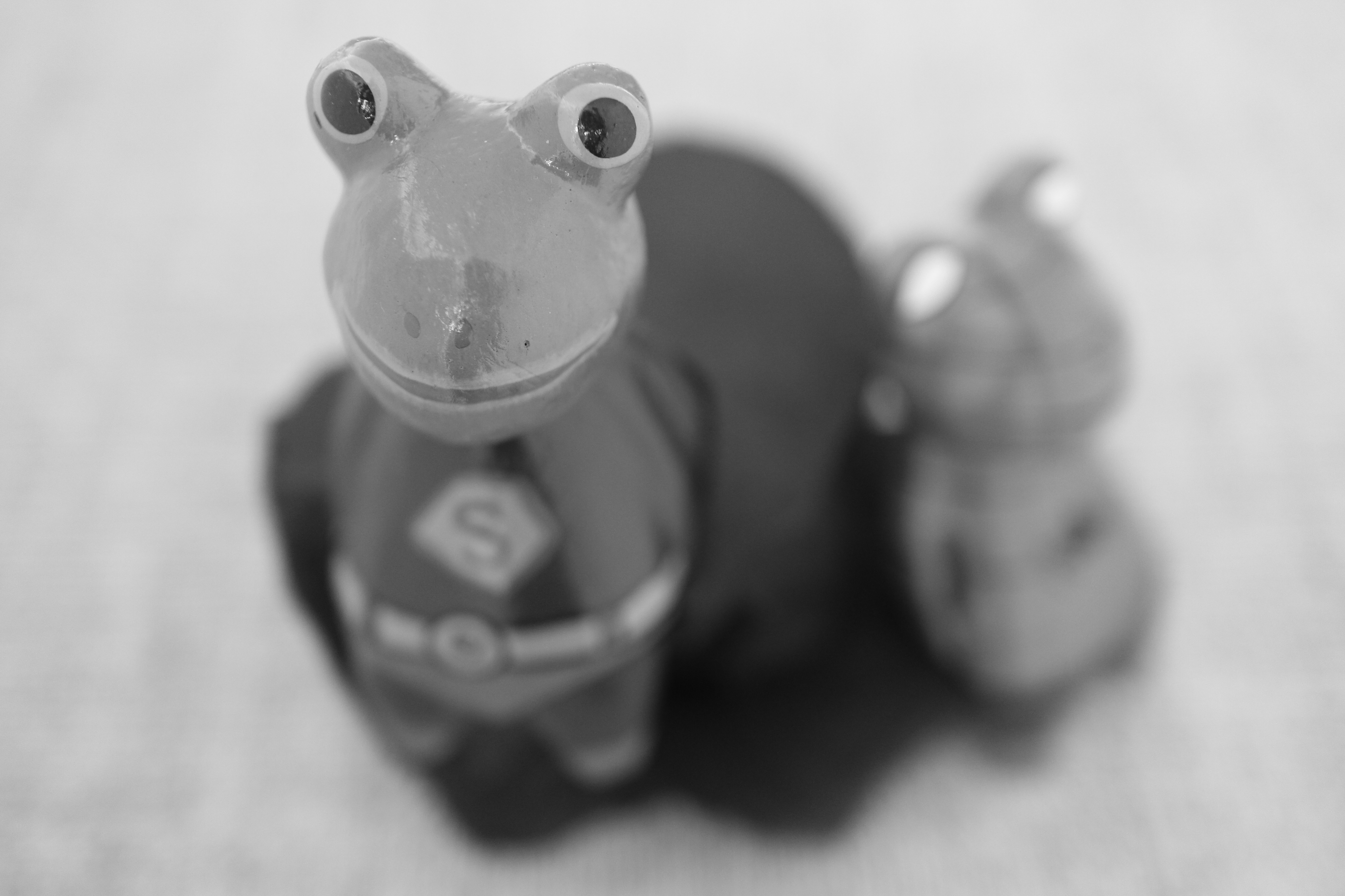 エフェクト：モノクロ（シャープネス：3、コントラスト：0、フィルター効果：N＝なし、調色：N＝なし）