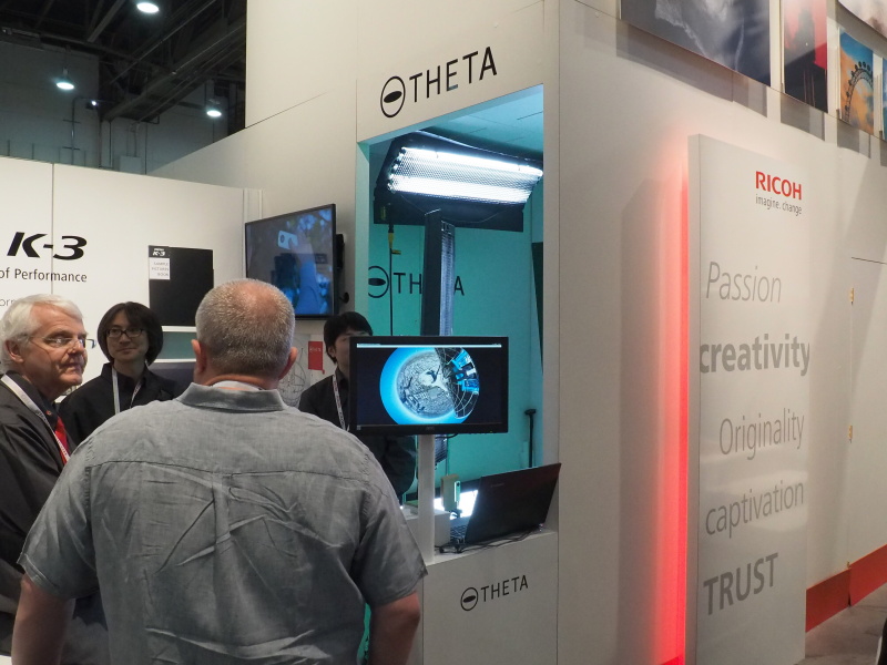 コーナーの様子。背景はラスベガスのランドマークであるストラトスフィア・タワー。