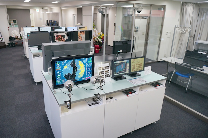 新EIZOガレリア銀座の内部。右がセミナールーム