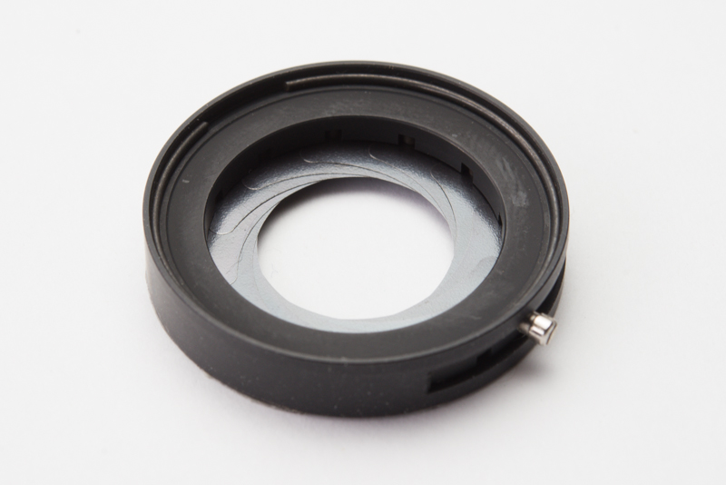 横にあるツマミをスライドさせると、無段階で穴の大きさを変更することが可能。