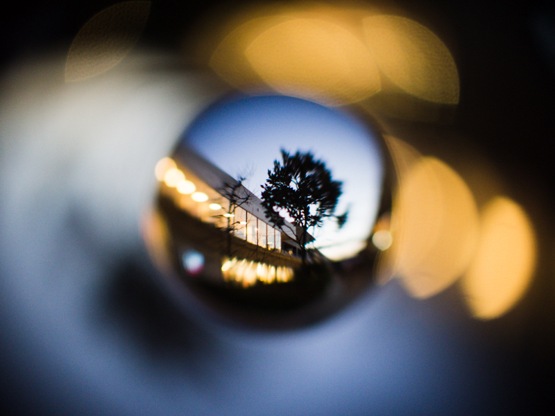 8mmのワッシャーを使った自家製絞り。描写は美しいがボケは丸ではなくラグビーボールのような形になった。なぜ? もう少し穴を小さくすべきか。