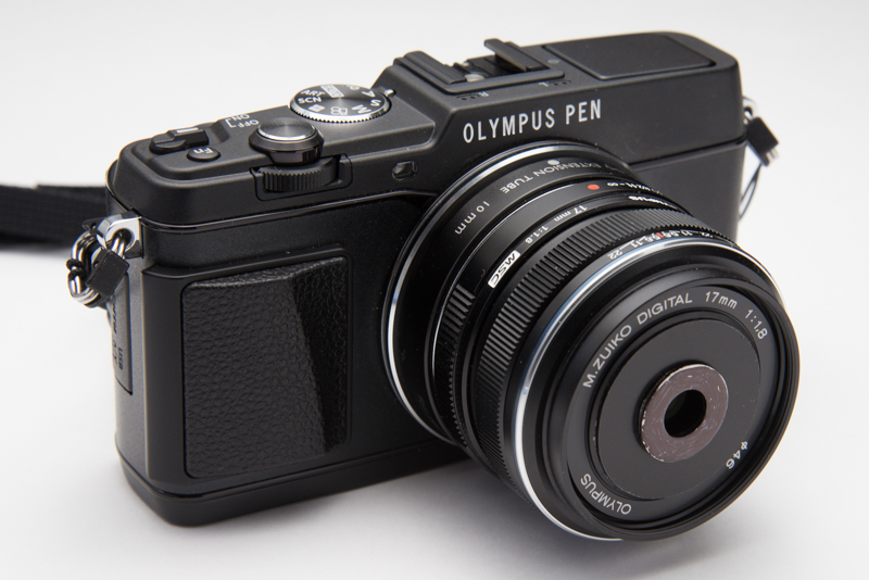 ワッシャーを使った自家製絞り。マジックで塗って黒くしてある。両面テープを使って張り付けたんだけど、良い子は真似しないでね。もちろんレンズの玉に直接付けたわけではないけど。