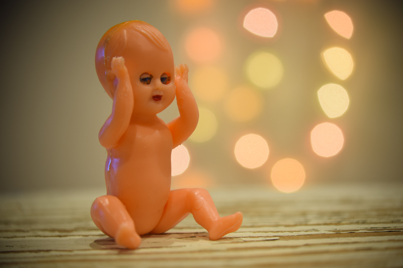 これは12枚羽根の円形絞りを使って撮影した。丸ボケが少し欠けているが、やはり穴が大きいとこういうふうに欠けるということか。