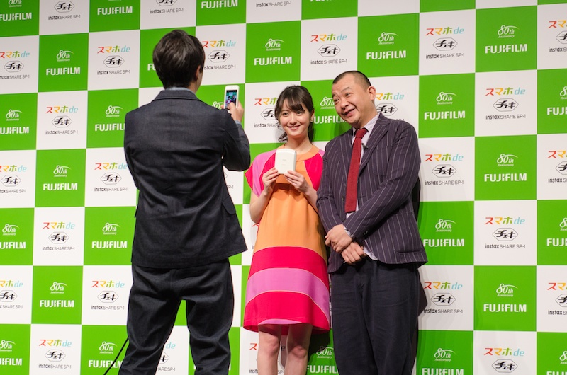 残念がる大本さんは2人をスマホで撮影する係に。