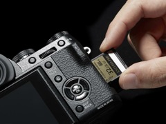 フィルム一眼レフライクなデザインのミラーレス「FUJIFILM X-T1