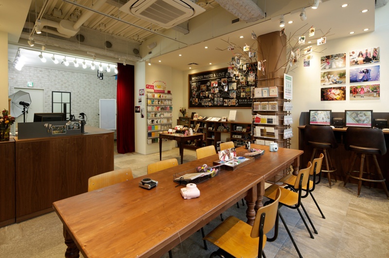 2階では、スマートフォンによる撮影教室やワークショップなども今後開催していく予定だそうです。