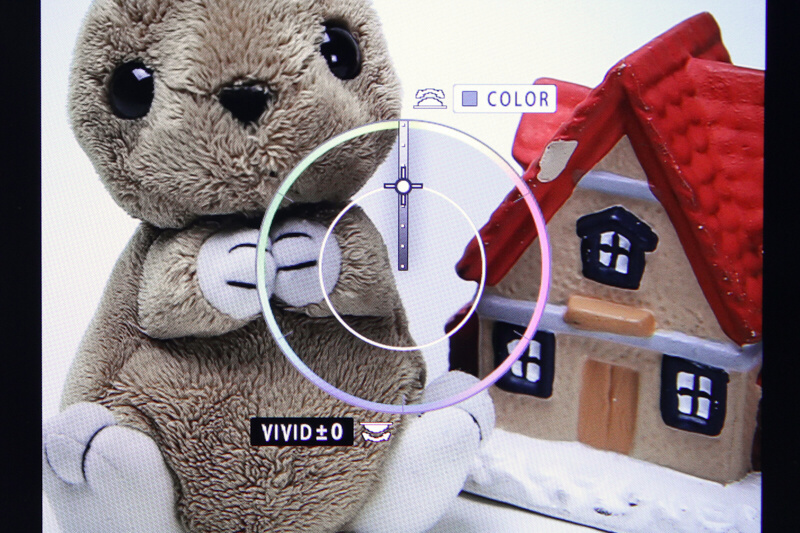 E-M1から搭載のカラークリエーターを継承