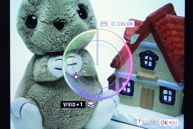 E-M1から搭載のカラークリエーターを継承