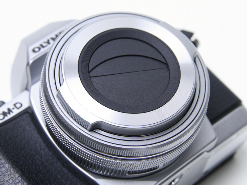 自動開閉キャップを装着。フィルターネジに取り付ける