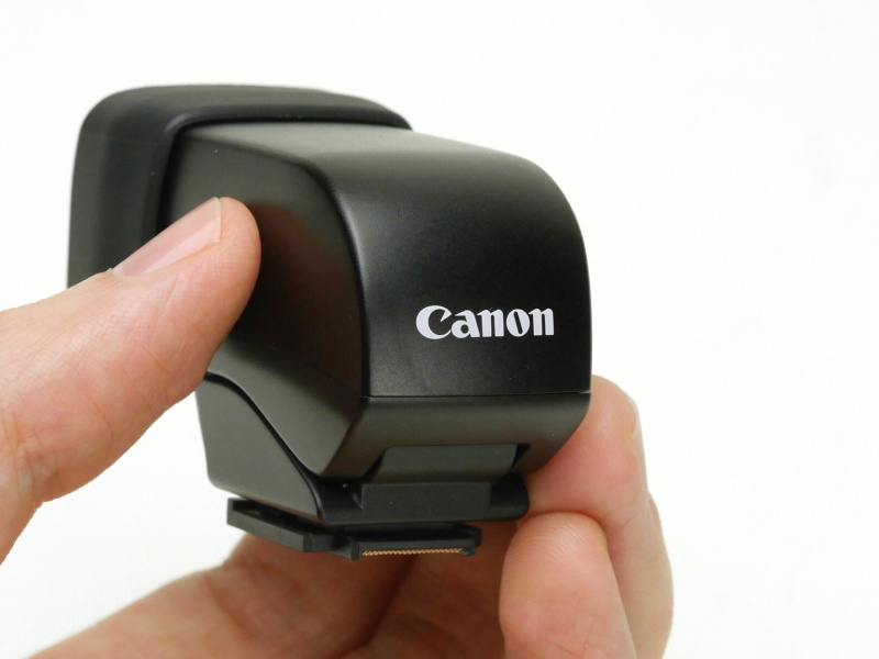 別売の「EVF-DC1」は3万6,450円。アイセンサーによる表示切り換えに対応