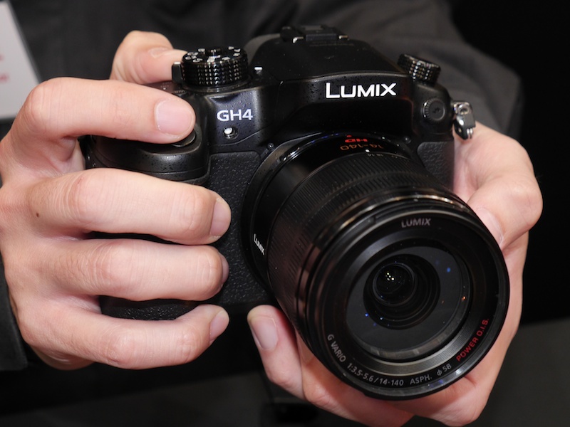 こちらも開発発表。パナソニックLUMIX DMC-GH4
