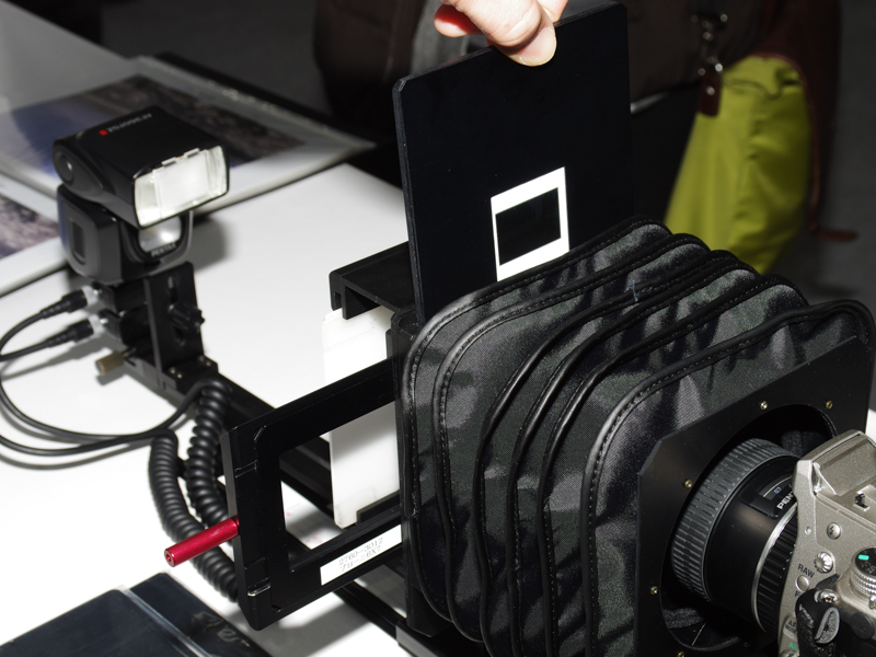 マウントとスリーブの両方の銀塩フィルムを使用可能