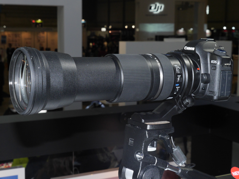 望遠端にしたところ。ブースの2階から撮影を試すことができる