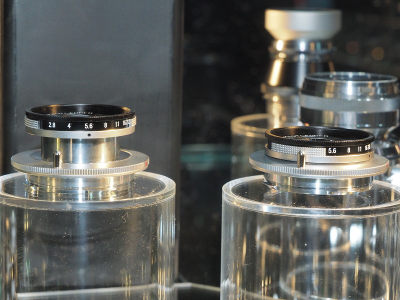 こちらはシルバー。右が沈胴時