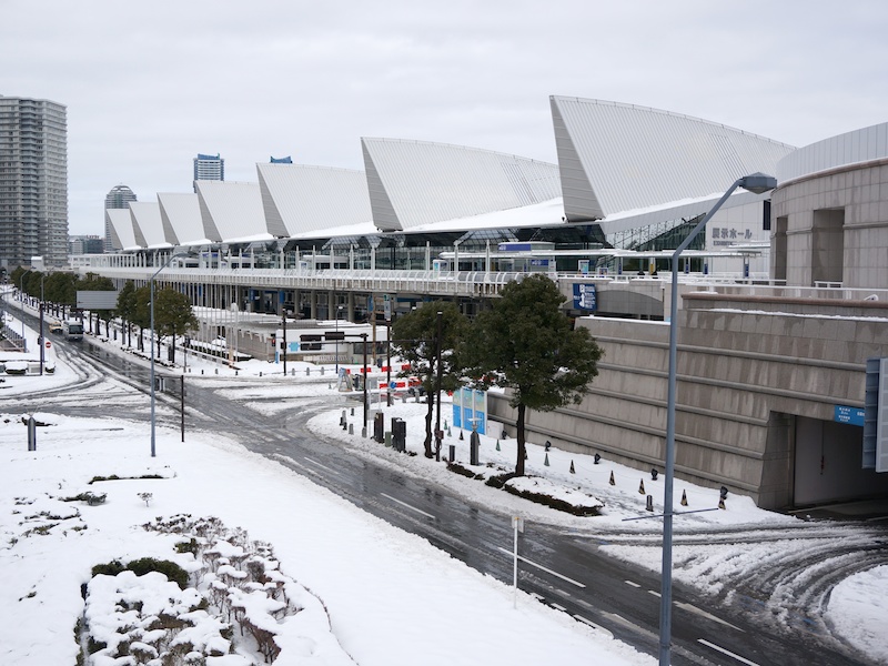 パシフィコ横浜展示ホールを望む