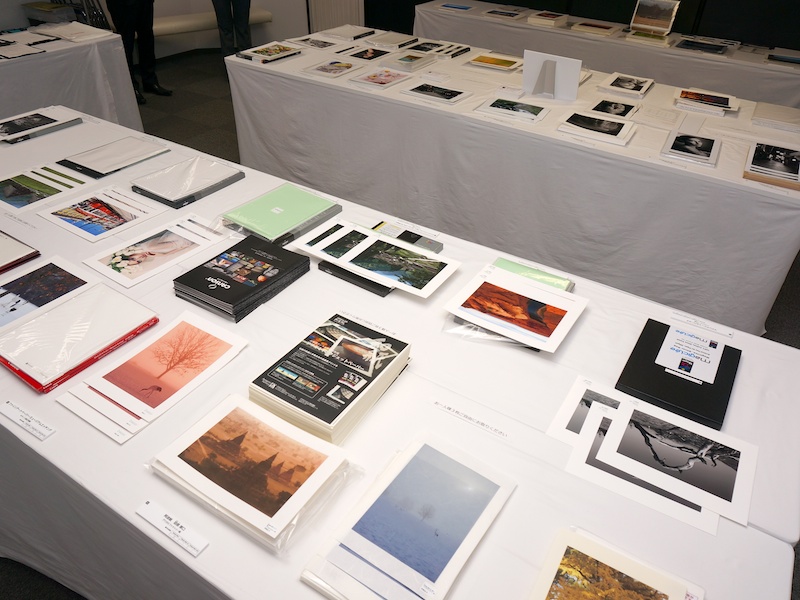 ずらり並んだ高級用紙。この中から試したい用紙を選べる（プリンターよって制限あり）