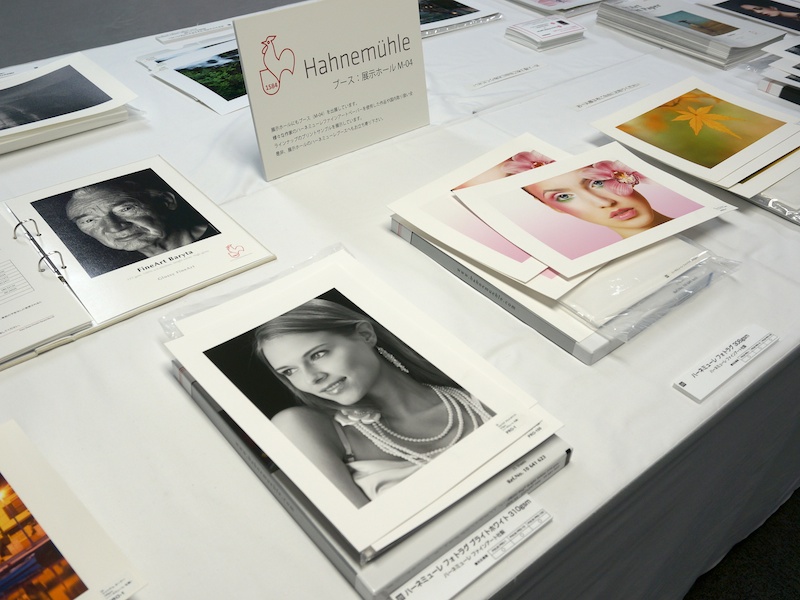 ずらり並んだ高級用紙。この中から試したい用紙を選べる（プリンターよって制限あり）