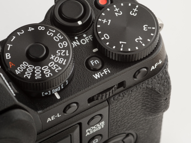 Fn2ボタンは軍艦部にあり、初期設定ではWi-Fiボタンになっている