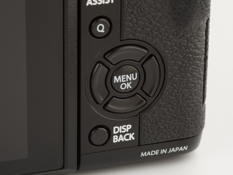 十字キーはFnボタン化したため、機能のマーキングが省略されている