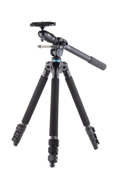 Geo Carmagne E545Mの脚のみ同等品と、V4-Unitを組み合わせたのがVS-5400Q