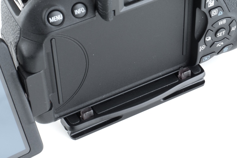 VS-5400Qに付属するクイックプレートQHD-53Qには、カメラずれ防止のストッパーが設けられています