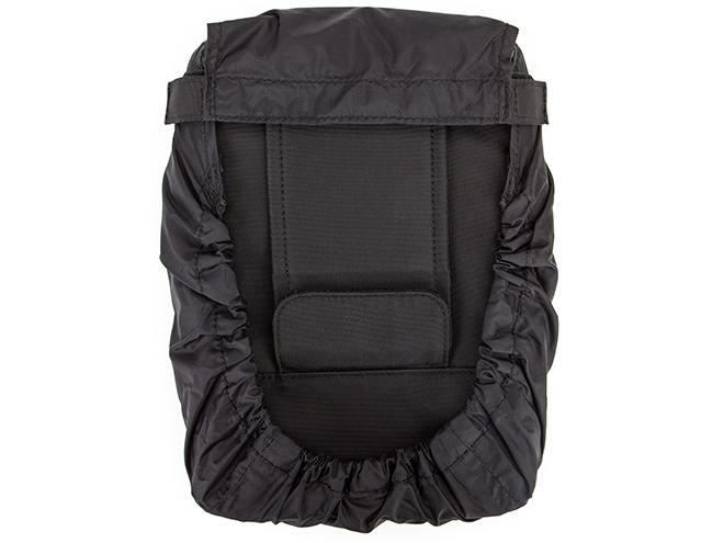 ショルダーストラップとレインカバーが付属する