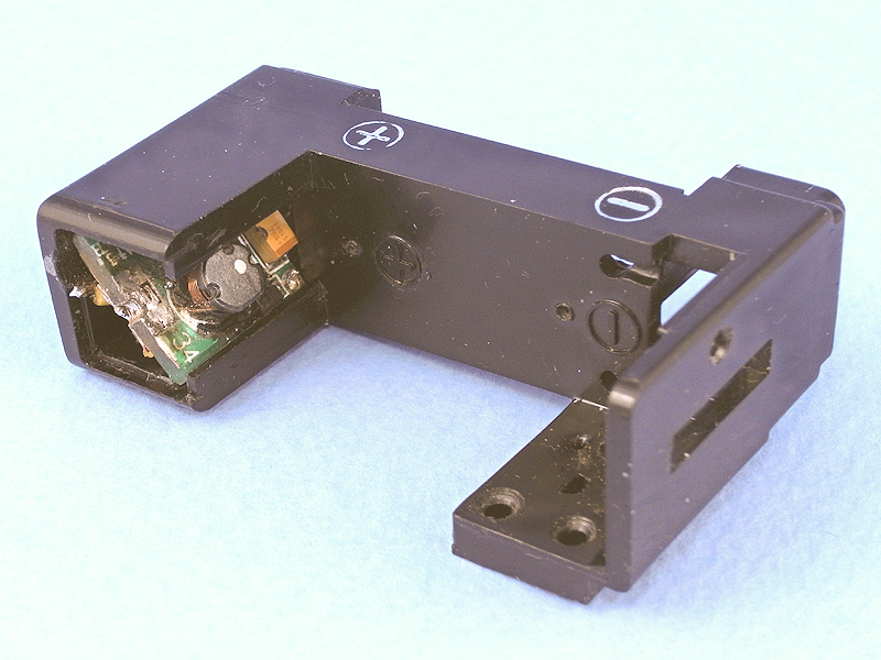 何とか昇圧回路をボディにすっぽり収めることができた。