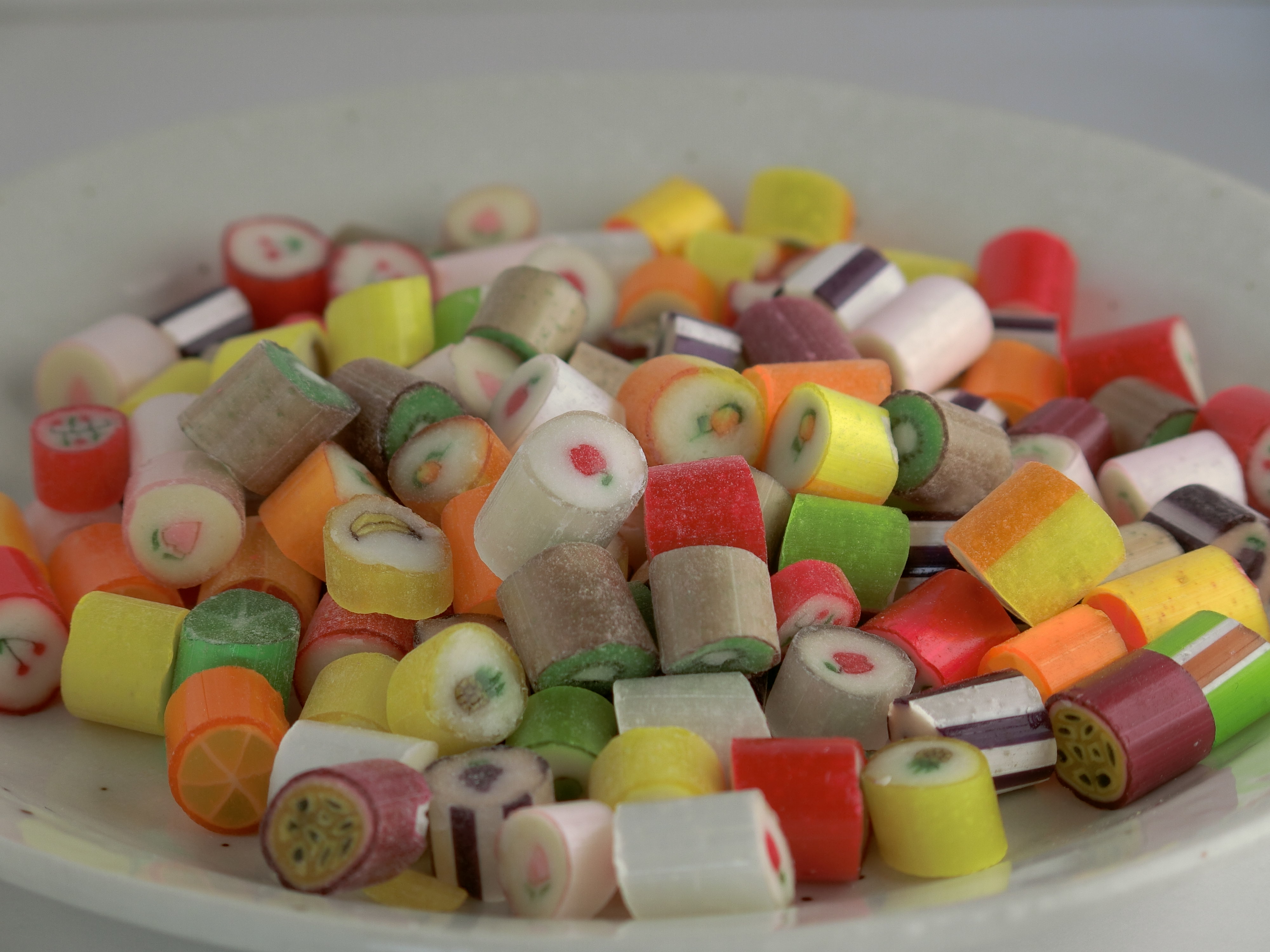 ホワイトバランス+2.0、コントラスト-2.0