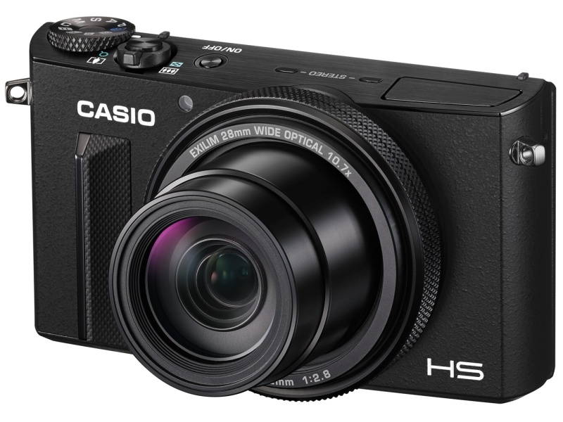 28-300mm相当F2.8の10.7倍ズームレンズを搭載する「EXILIM EX-100」。発売は3月20日。実売価格は8万9,800円前後。