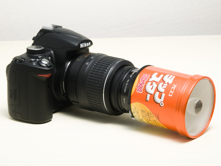 お菓子の空き箱を使って作った宙玉レンズ。ピントが合うようにするためにクローズアップレンズを使っている。