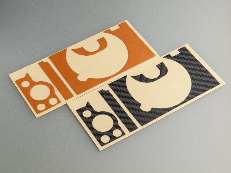 多彩なカラーバリエーションをラインアップ。カーボンパターンが目新しい