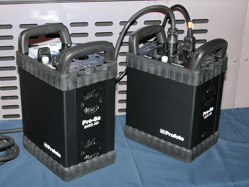 Pro-8a 2400 Air（左）