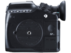 5,140万画素CMOSセンサーの中判デジタルカメラ「PENTAX 645Z