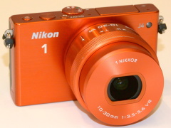 Nikon 1 J4」発表会に本田翼さんが登場 - デジカメ Watch Watch