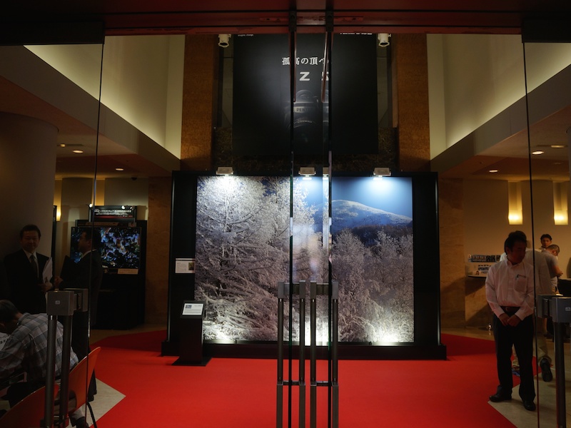 会場に入ると巨大プリントが