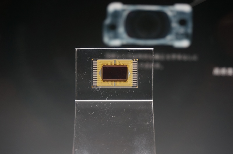 クロス25点の計27点の測距点を持つAFセンサー「SAFOX 11」を採用。が、K-3と共用のパーツということもあり、中央に集まりすぎている。「気にせず中央1点で（笑）」（田中氏）