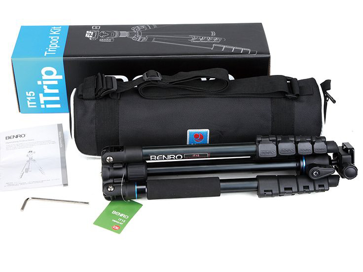 キャリングバッグと六角レンチが付属する