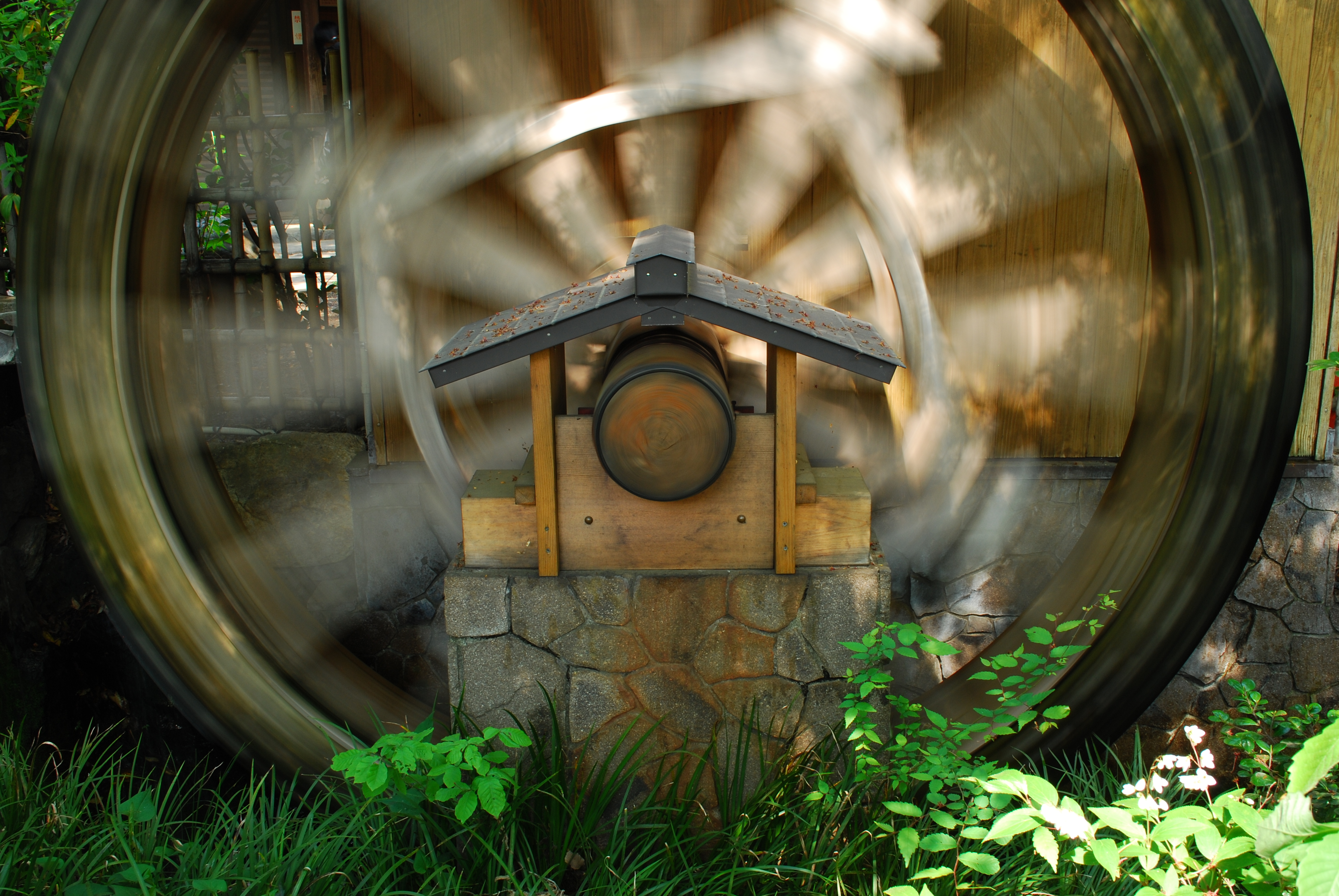 ISO100 / F14 / 1/4秒 / 33mm相当