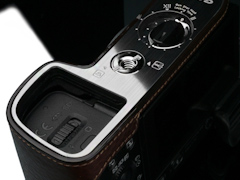 ソニー「α6000」専用の本革製カメラケース - デジカメ Watch Watch