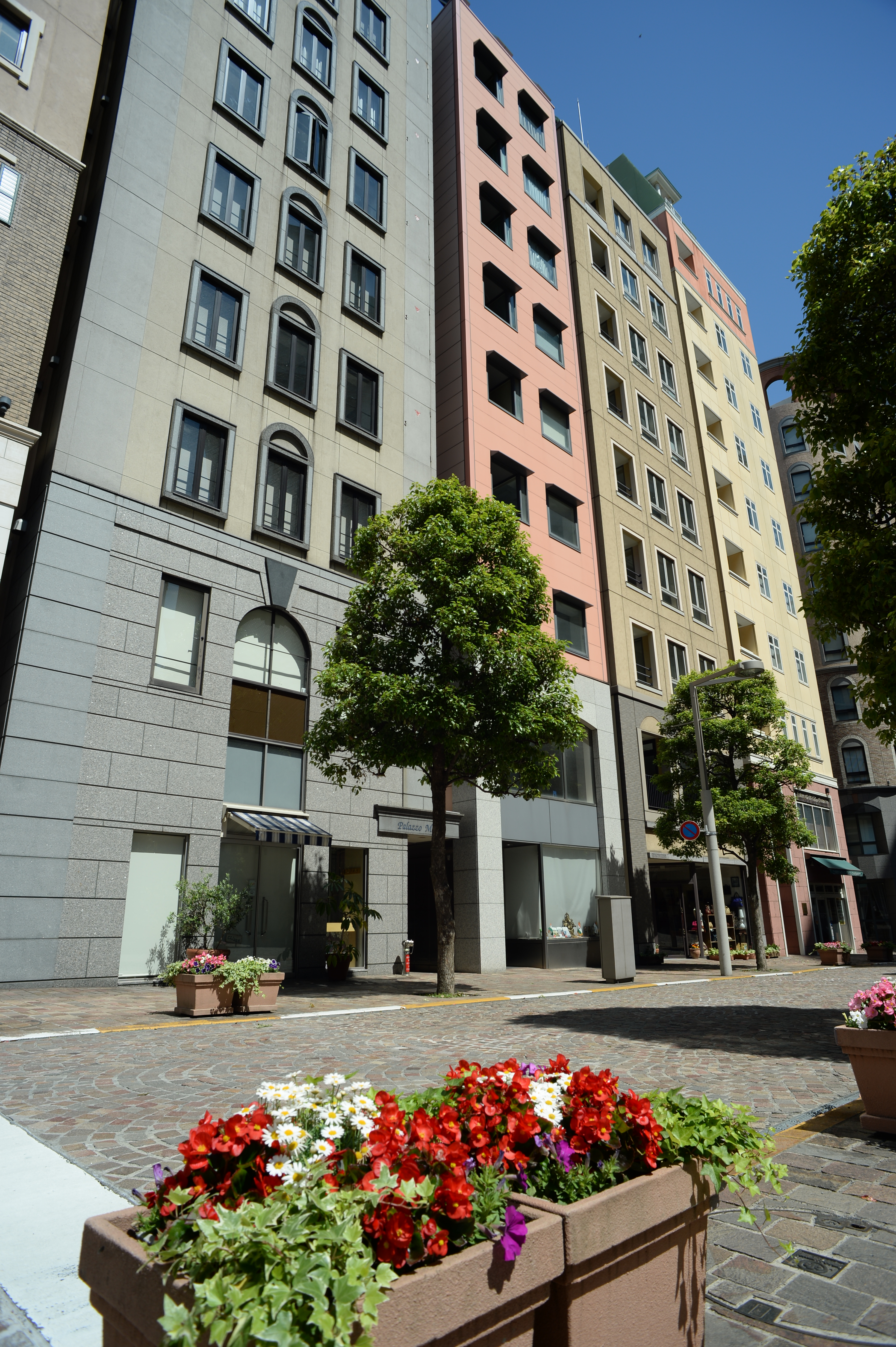 ISO100 / F8 / 1/320秒