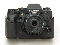 ユリシーズ、「FUJIFILM X-T1」用のレザー製ボディスーツ - デジカメ