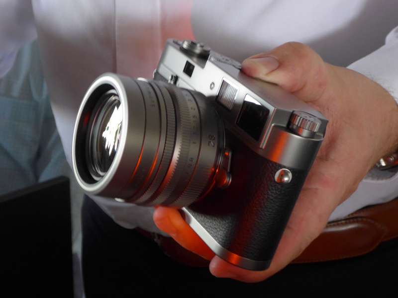 ズミルックス28mm F1.4を装着したライカM-A