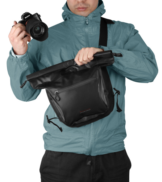 ドライショルダーバッグの使用例