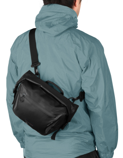 ドライショルダーバッグの使用例