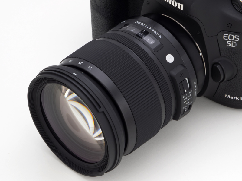 今回はEOS 5D Mark IIIで試用した。発売はキヤノン用が2013年11月、シグマ用とニコン用が2014年1月。実勢価格は税込9万8,550円前後