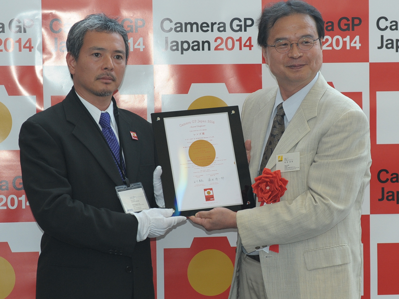 ニコン 映像カンパニー 開発本部 第二設計部 ゼネラルマネジャーの稲留清隆氏（右）