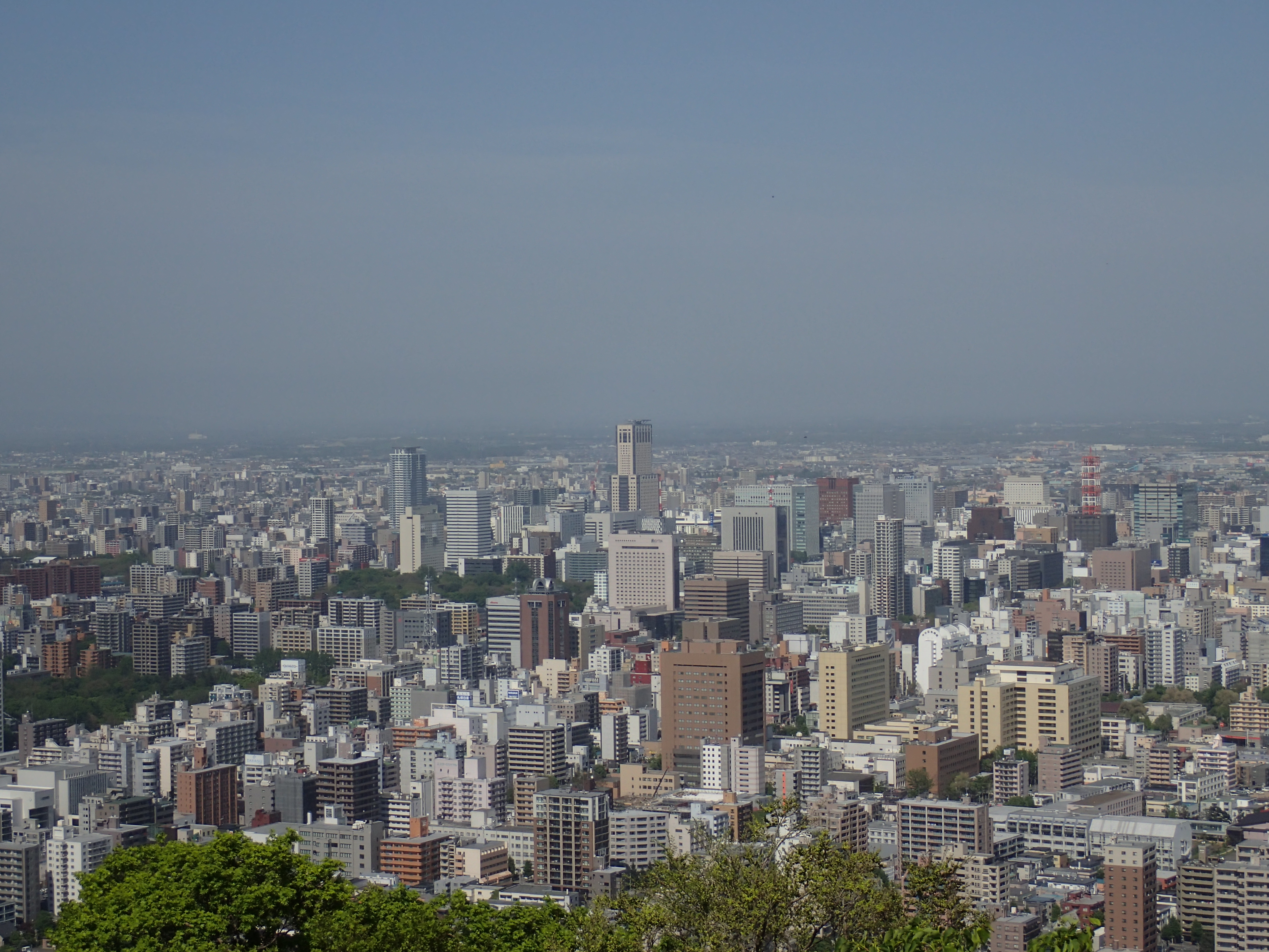 光学ズーム：3倍（75mm相当）